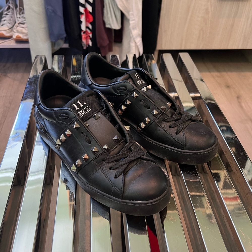 Valentino Garavani Rockstud Untitled Tonal Low top Sneaker